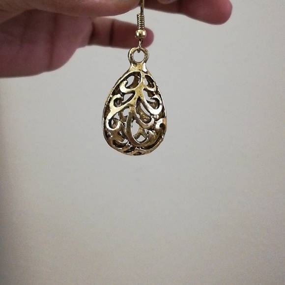 Earrings - Picture 3 of 3